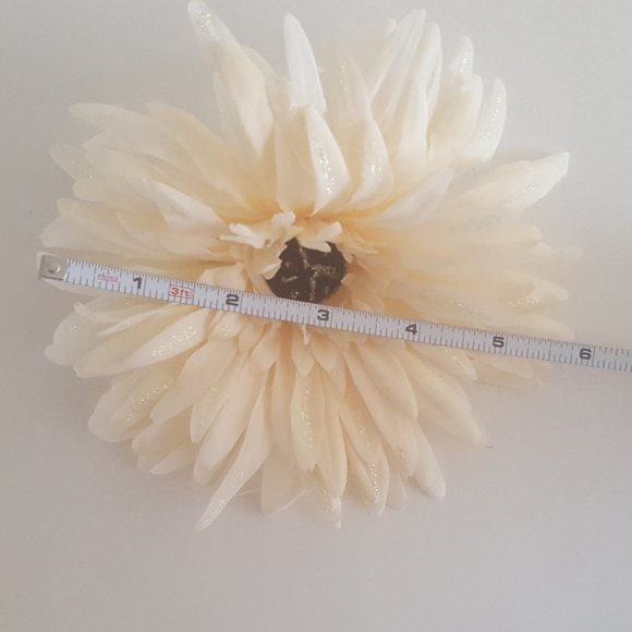 Flower Hair Accessories - Picture 9 of 11